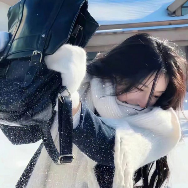 悄悄跟着我